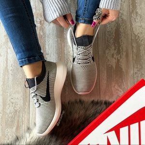 NWT Nike Roshe Two Flyknit